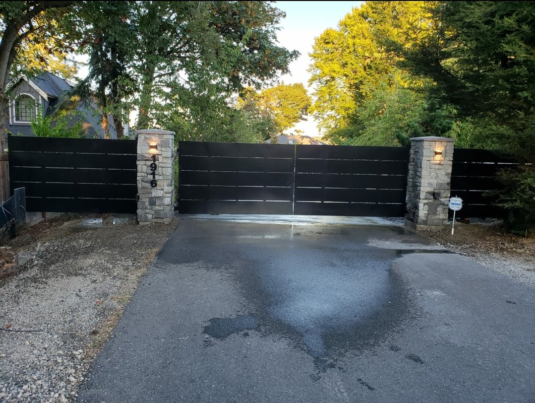 Benefits of hiring professionals for fence repairs